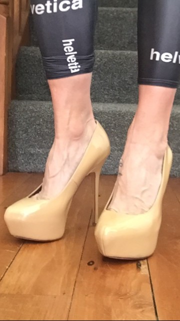 report signature high heels